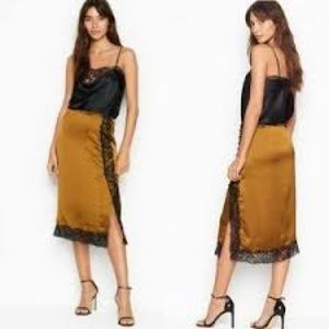 Victoria’s Secret Skirt BRAND NEW